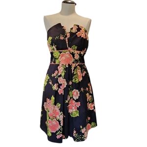 B. Smart Floral Strapless Dress
